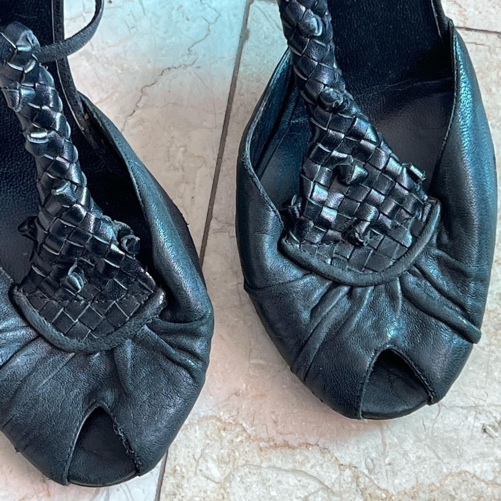 Fendi Black Leather Sandal - Picture 2 of 16
